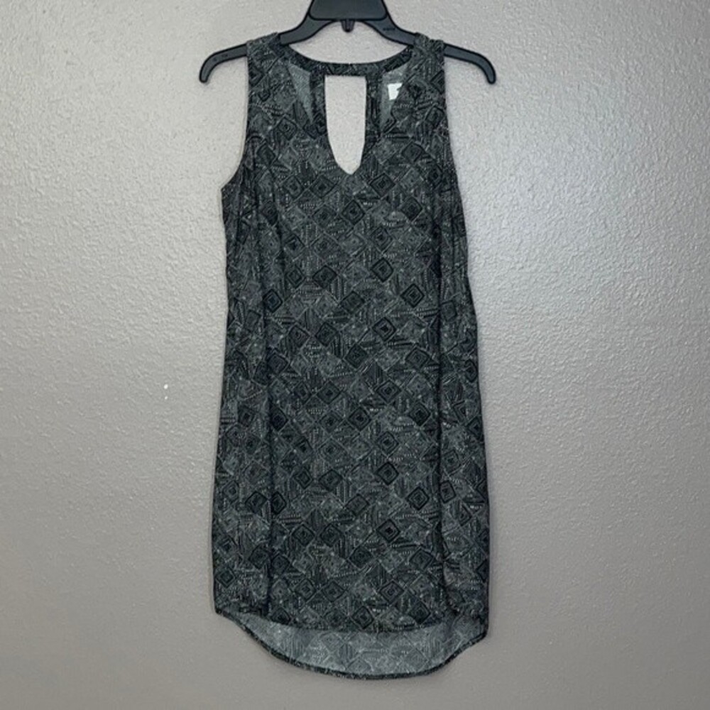 Old Navy Womens Sleeveless Shift Dress Size S P Keyhole Back V-Neck black white